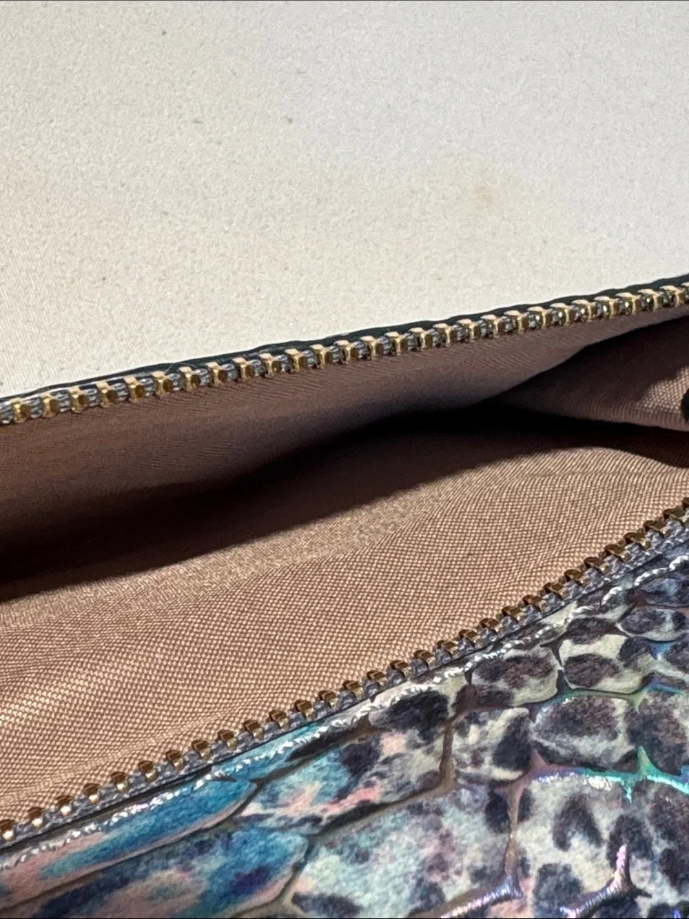 🆕 Brahmin Iridescent Teal and Deep Blue Snake -Embossed  Wallet